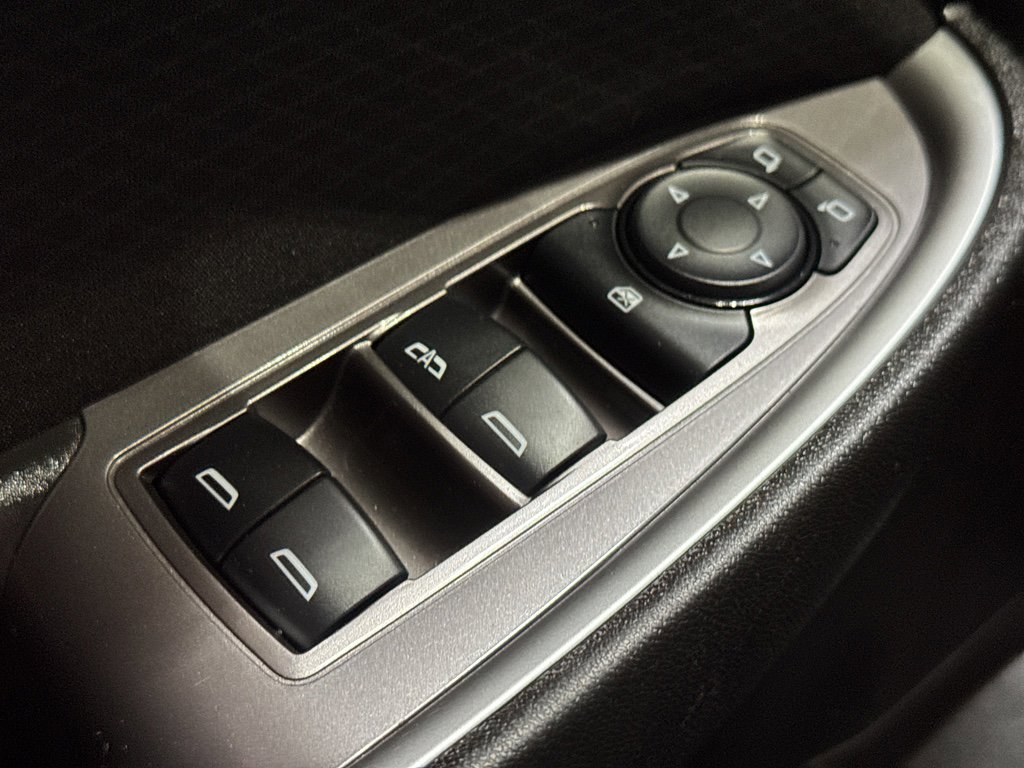 Used 2025 Chevrolet Malibu LT image 31