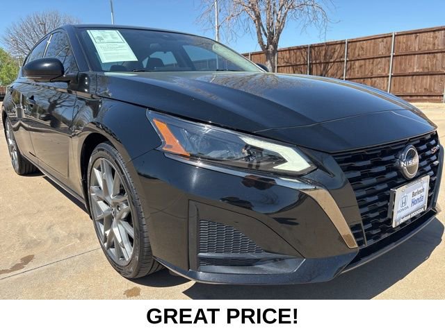 Used 2023 Nissan Altima 2.0 SR image 2