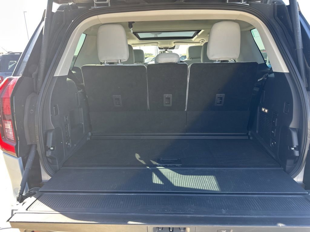 Used 2025 Ford Expedition Platinum AWD/4WD image 18