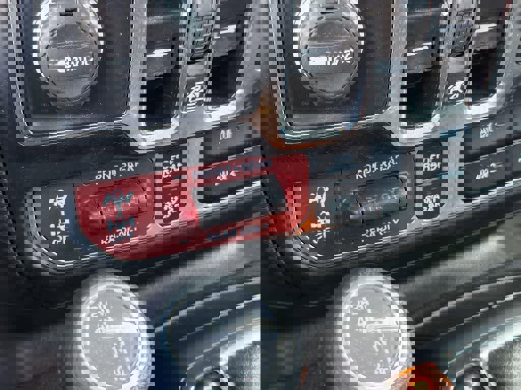 Used 2024 Jeep Wrangler Unlimited Rubicon image 22