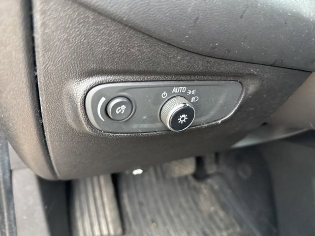 Used 2018 Chevrolet Equinox LT image 18