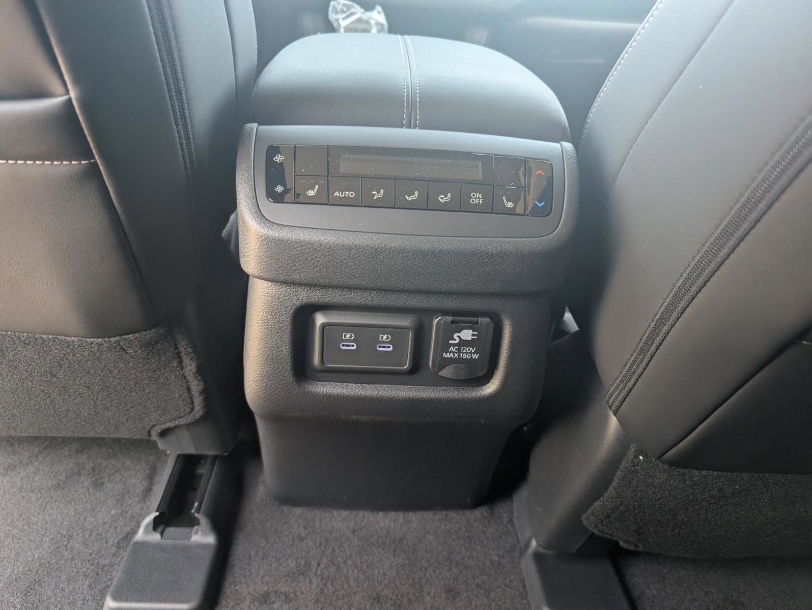 New 2026 Nissan Pathfinder Platinum AWD/4WD image 14
