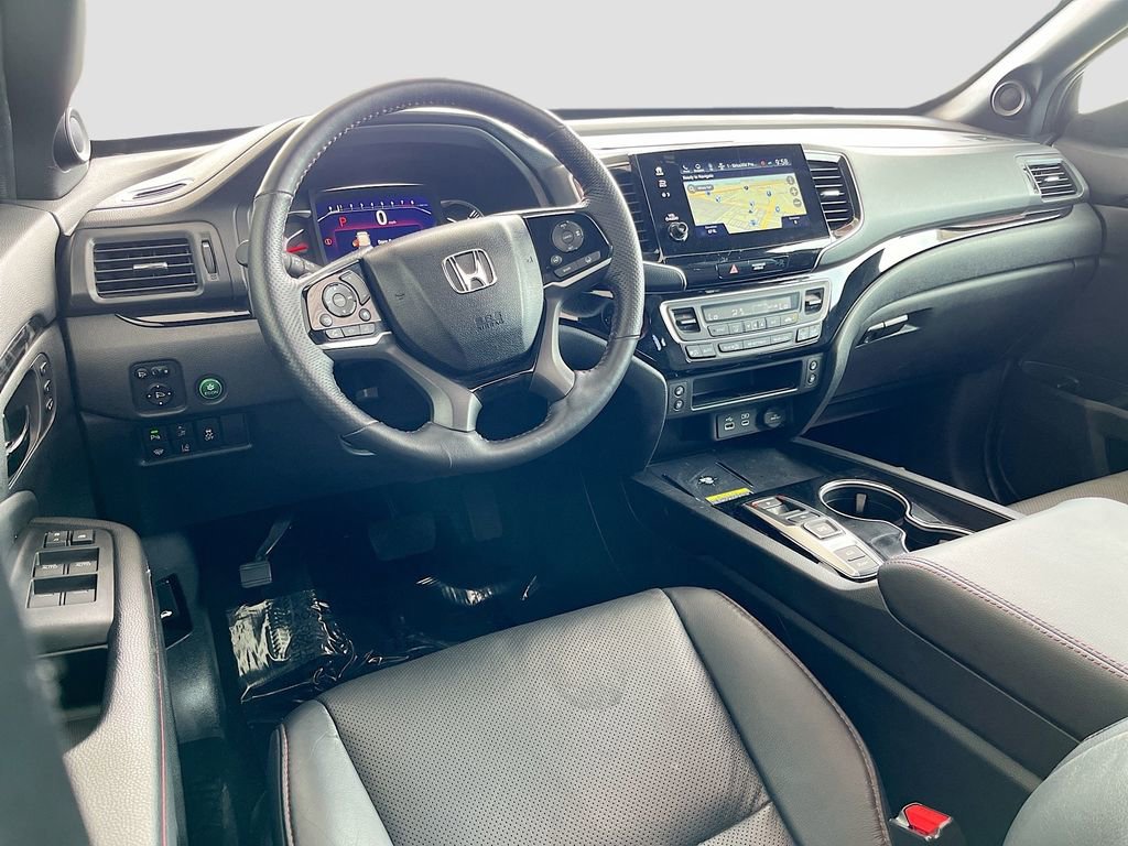 Used 2024 Honda Passport Black Edition image 23