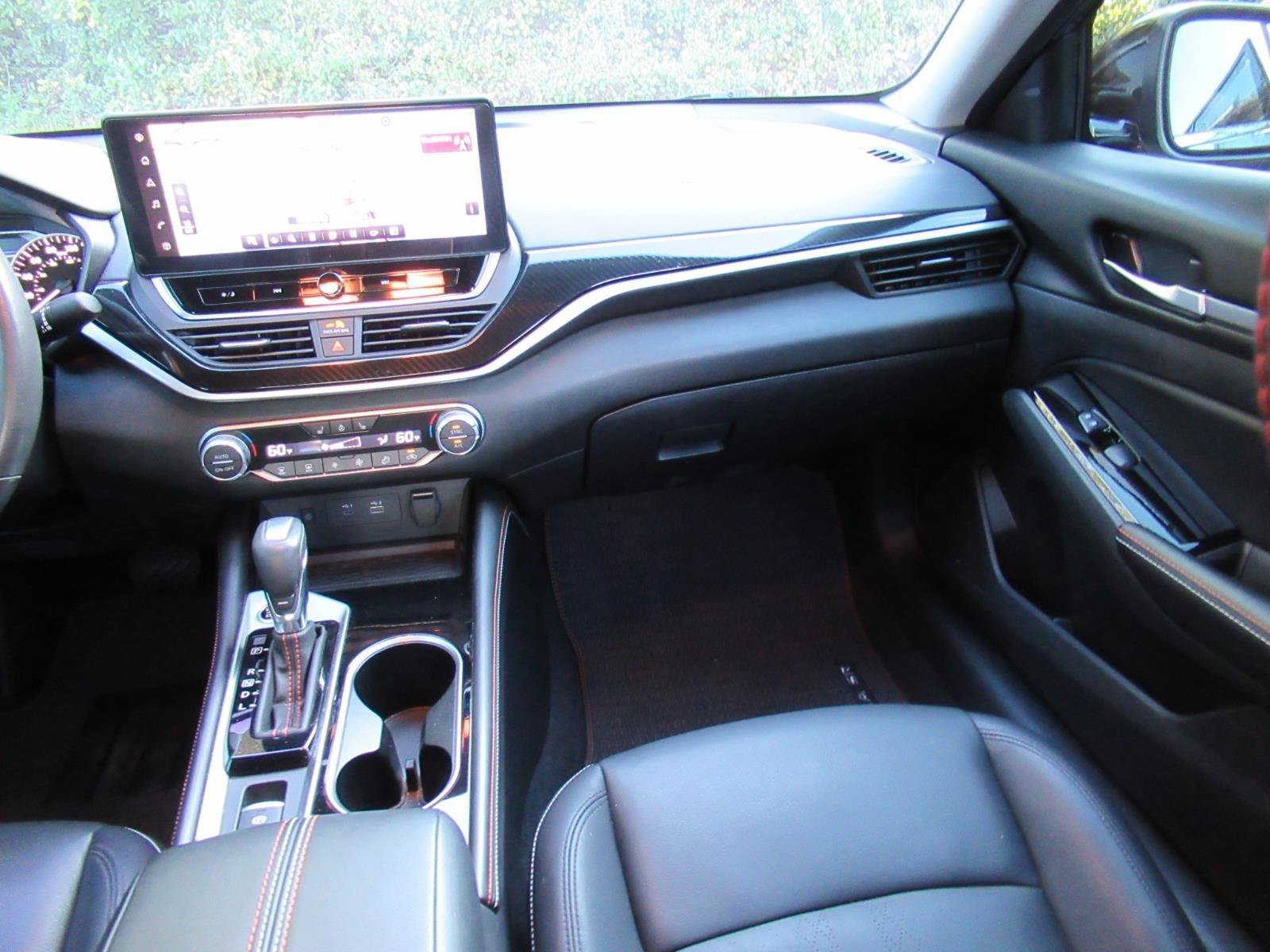 Used 2024 Nissan Altima 2.0 SR FWD image 11