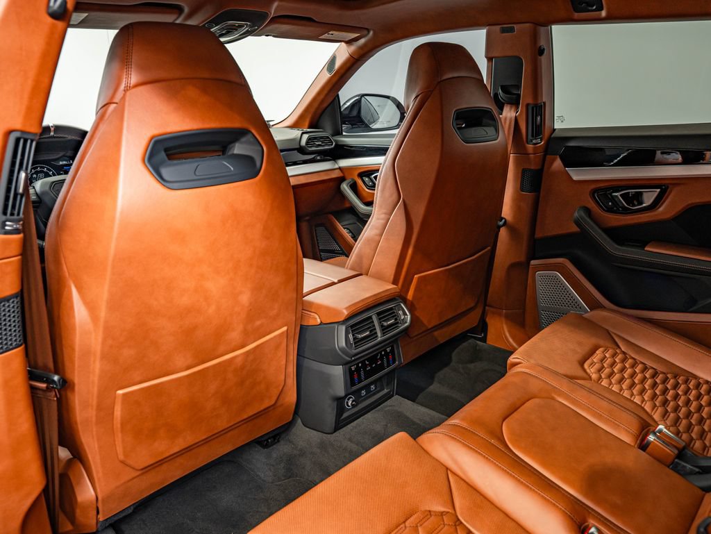 Used 2022 Lamborghini Urus AWD/4WD image 51
