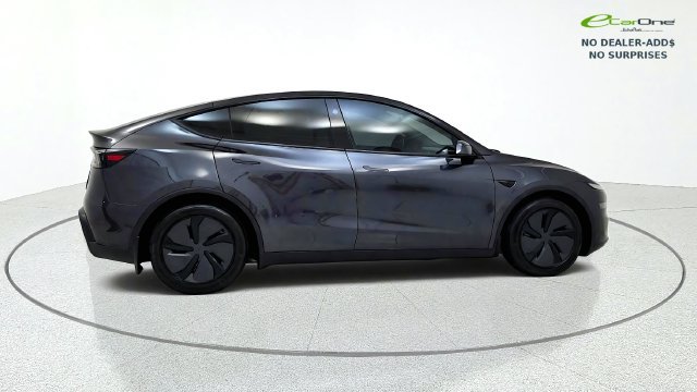 Used 2026 Tesla Model Y AWD image 9