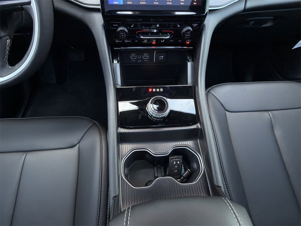New 2025 Jeep Grand Cherokee L Limited w/ Black Appearance Package image 17