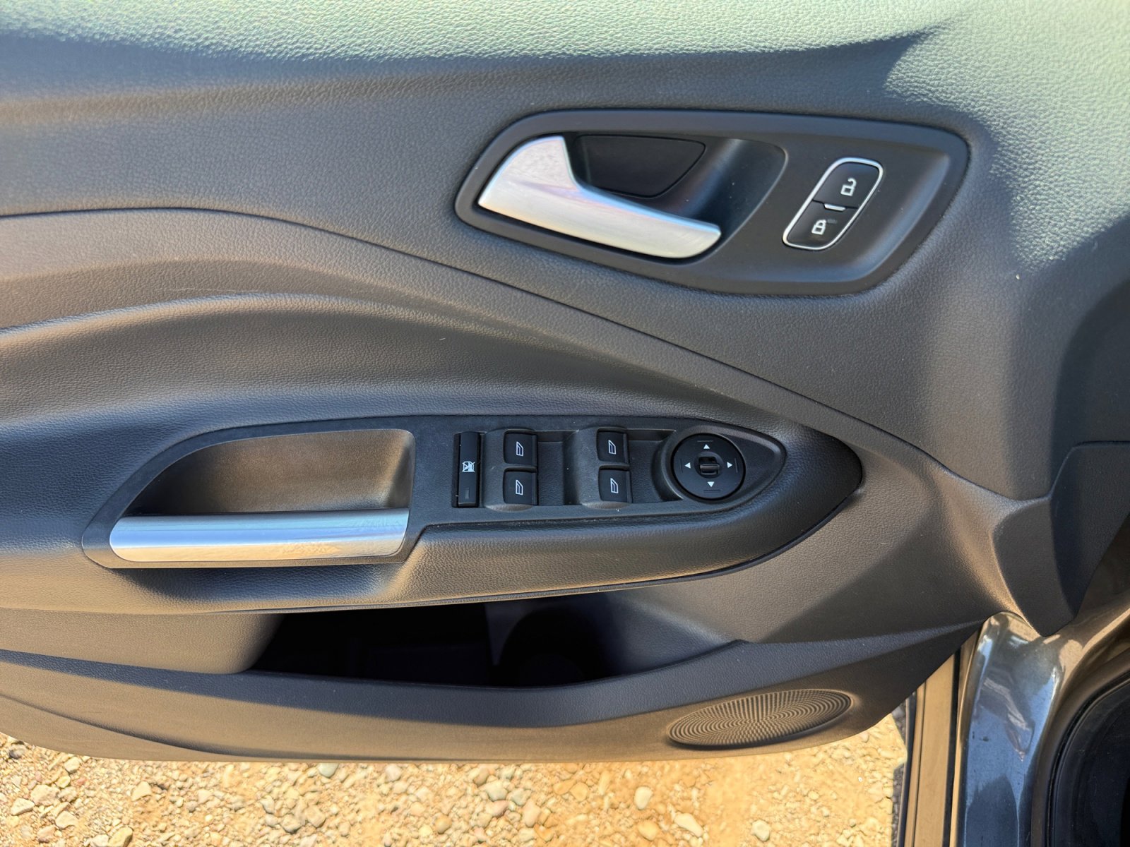 Used 2018 Ford Escape SE w/ SE Sync 3 Package image 13