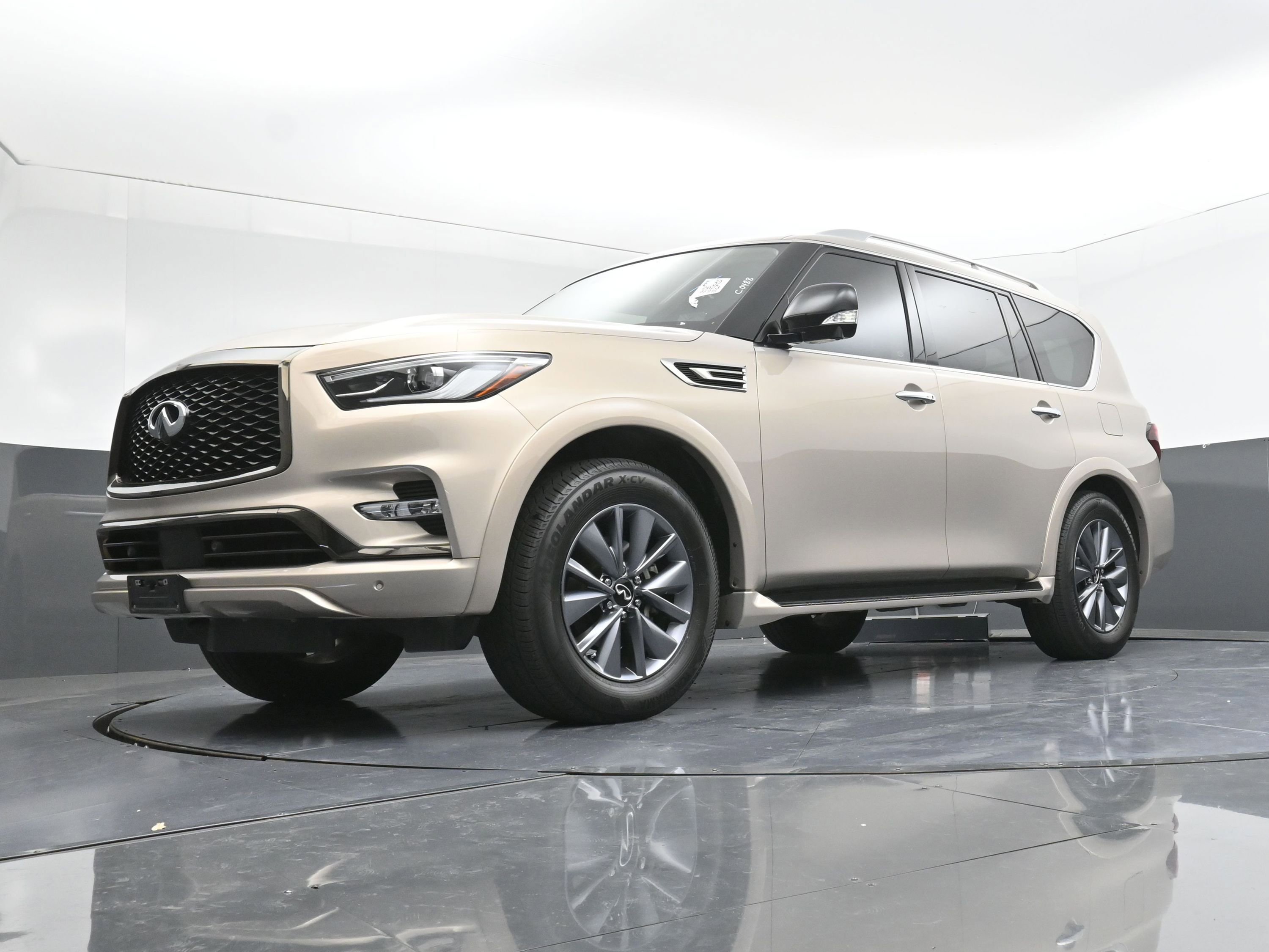 Used 2023 INFINITI QX80 Premium Select w/ All-Season Package image 32