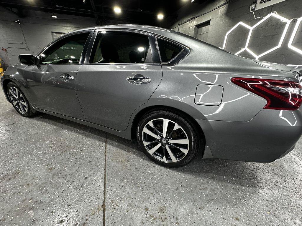Used 2017 Nissan Altima 2.5 SR FWD image 5