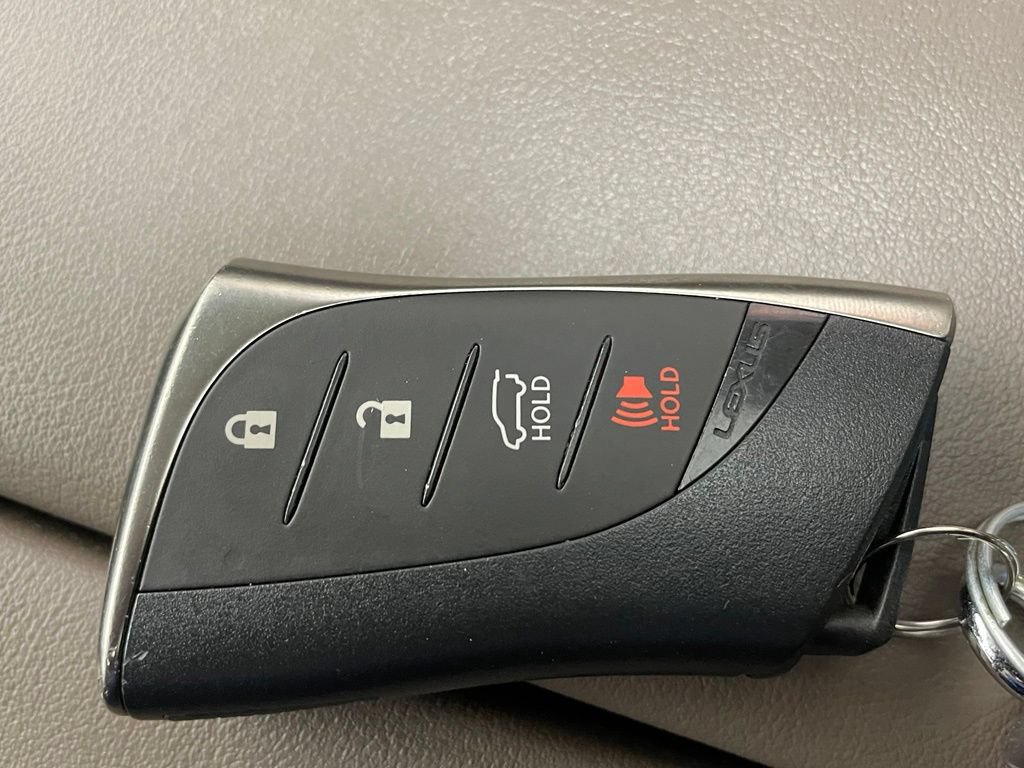 Used 2021 Lexus GX 460 Luxury w/ Sport Design Package AWD/4WD image 33