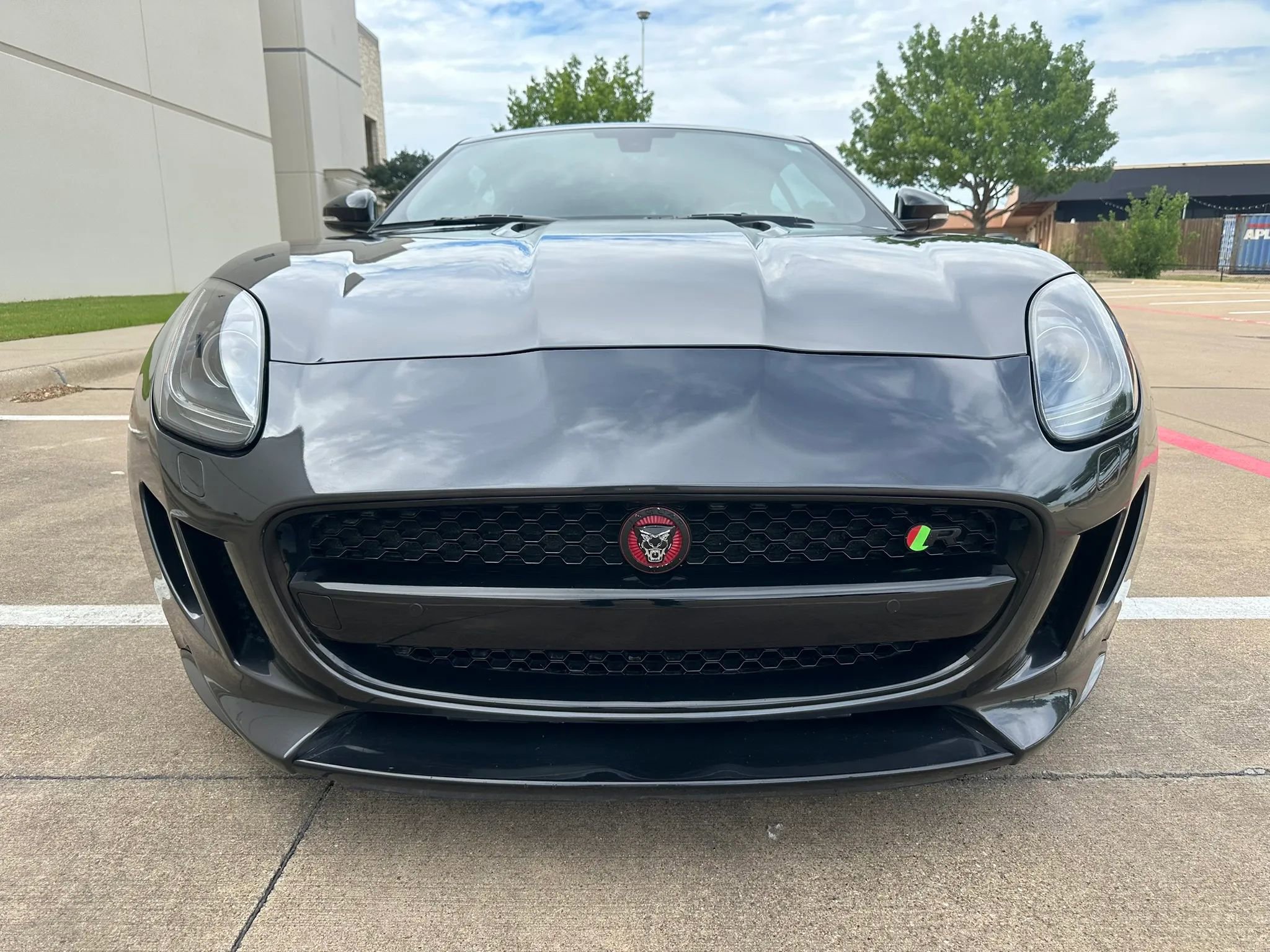 Used 2015 Jaguar F-TYPE R RWD image 4