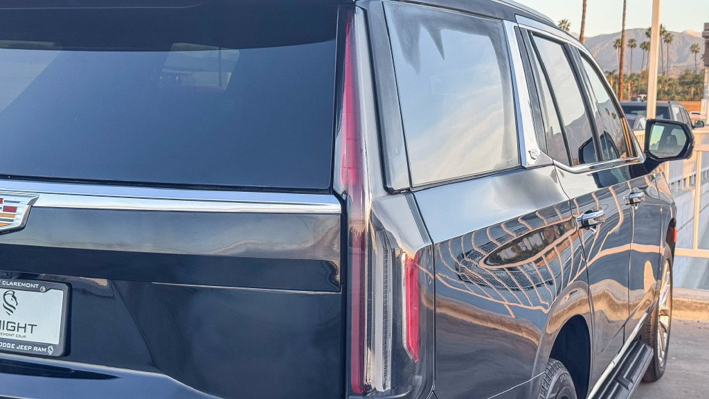 Used 2023 Cadillac Escalade Premium Luxury RWD image 10