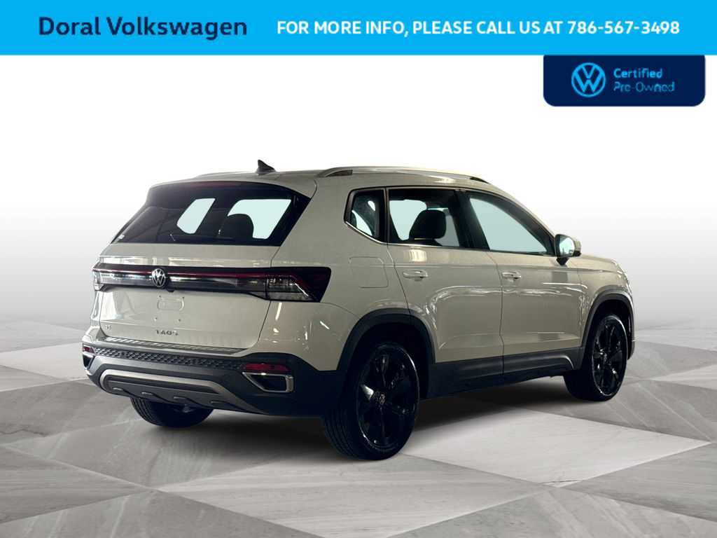 Used 2025 Volkswagen Taos SE FWD image 8