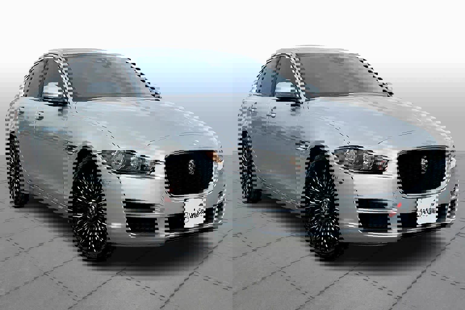 Used 2018 Jaguar XE Premium image 2