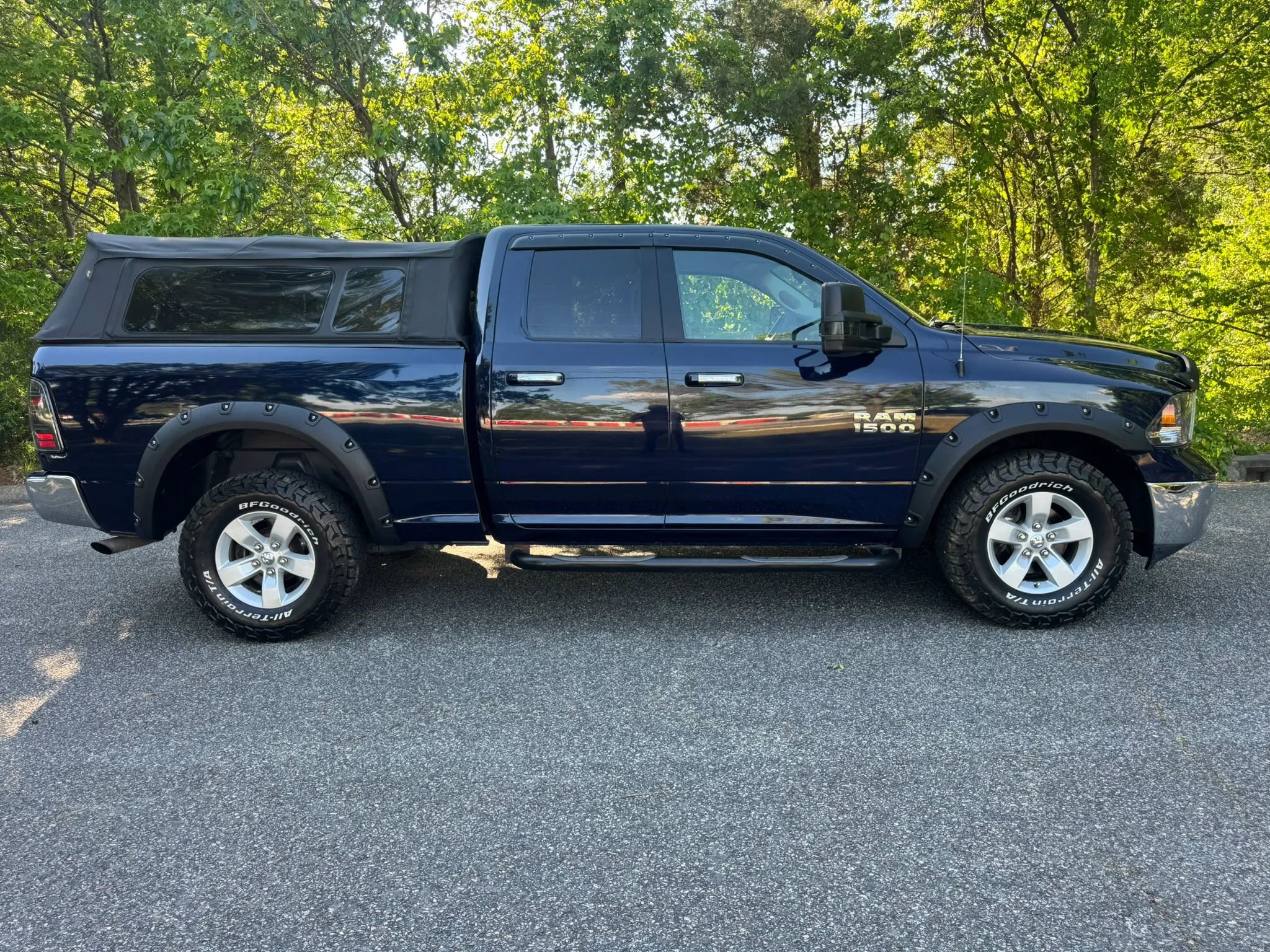 Used 2017 RAM 1500 Classic SLT AWD/4WD image 3