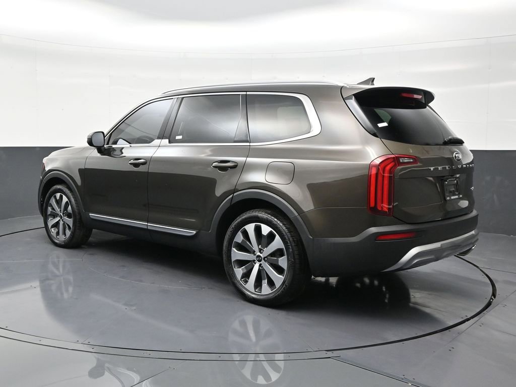 Used 2021 Kia Telluride EX w/ EX Premium Package image 3