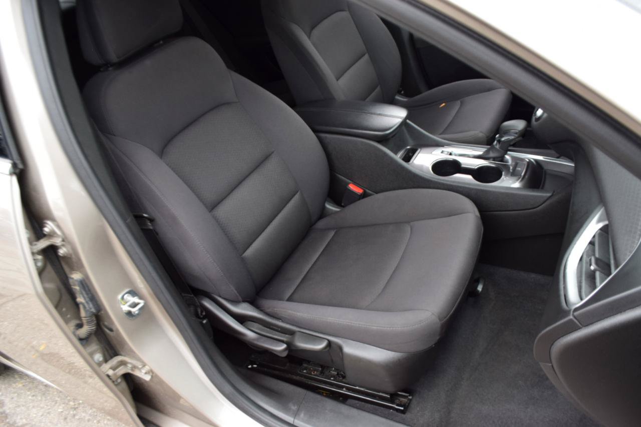 Used 2022 Chevrolet Malibu LT FWD image 18