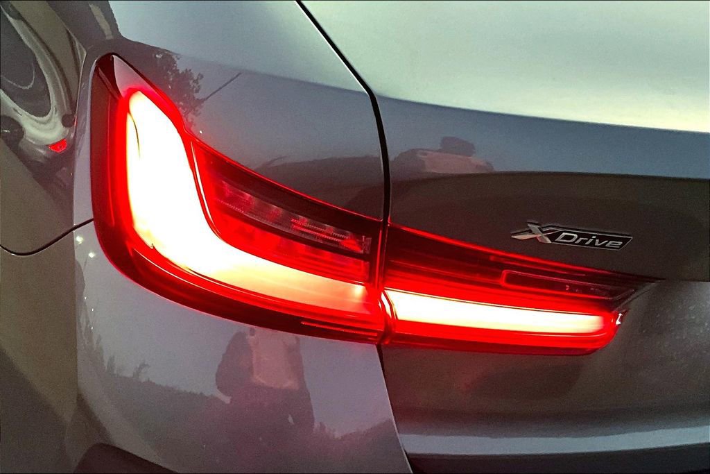 Used 2023 BMW 330i xDrive Sedan w/ Driving Assistance Package image 38