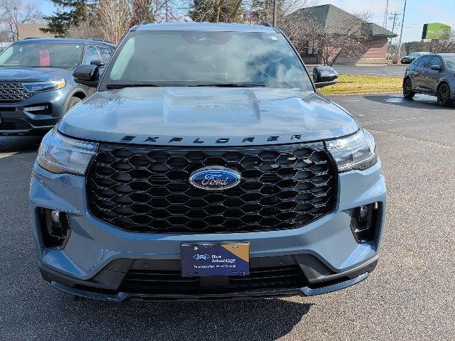 Certified 2025 Ford Explorer ST-Line AWD/4WD image 2