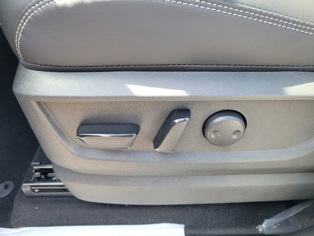 New 2026 Nissan Armada SL w/ Captain's Chari Seat Package image 14