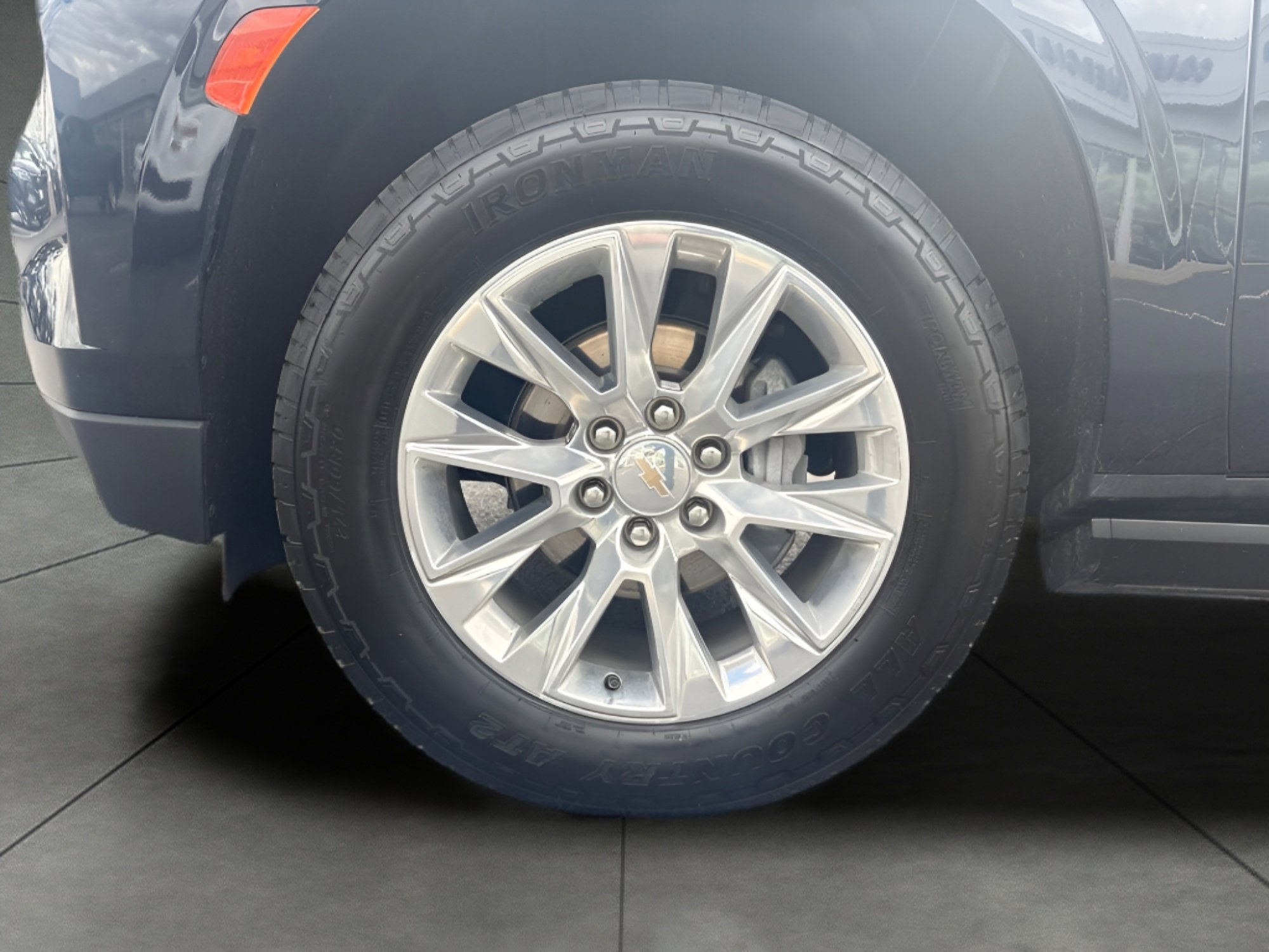 Used 2023 Chevrolet Tahoe Premier w/ Premium Package AWD/4WD image 12