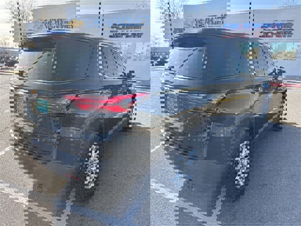 Certified 2023 Chevrolet Traverse LS image 3