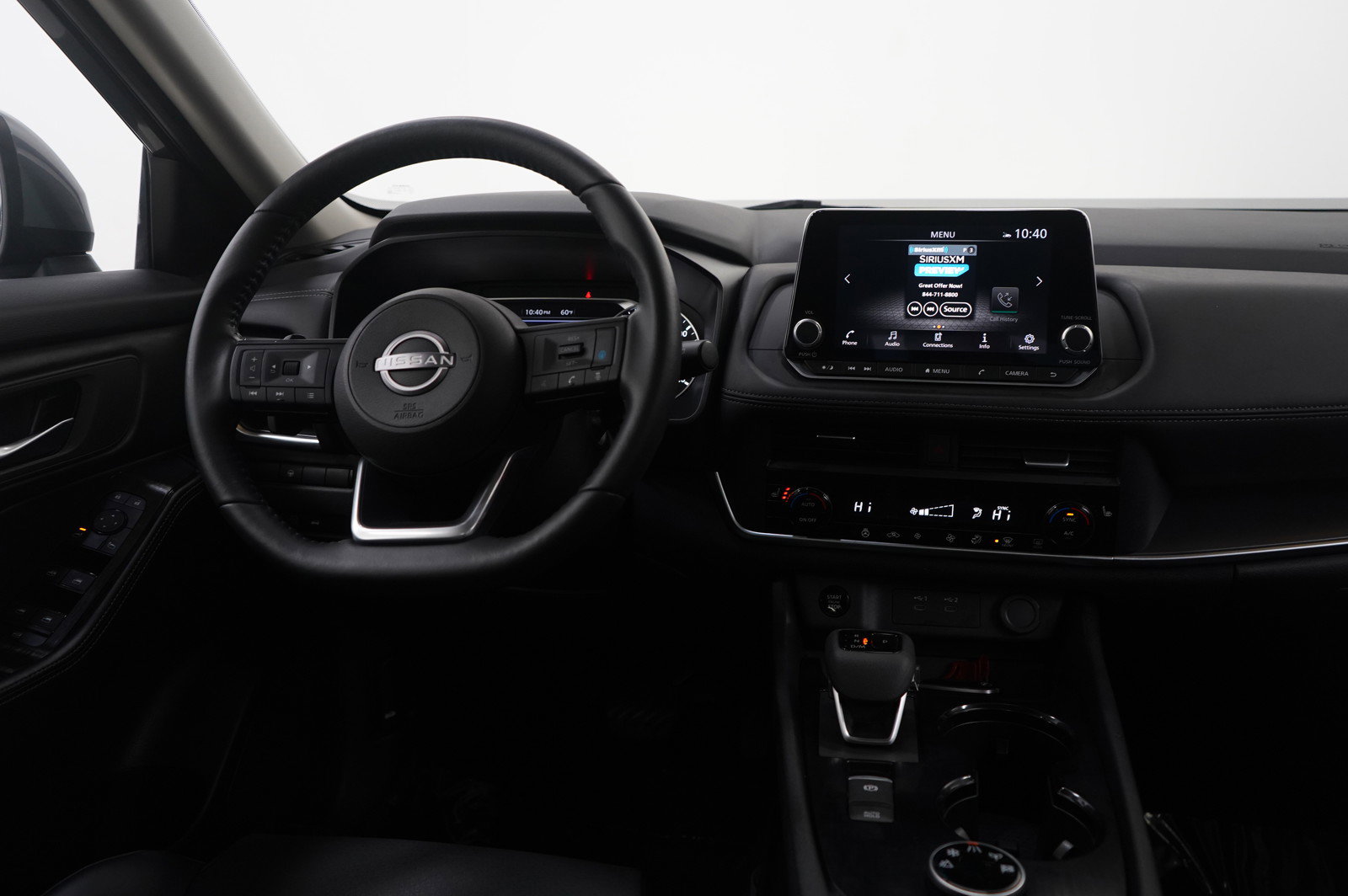 Used 2024 Nissan Rogue SV w/ SV Premium Package image 13