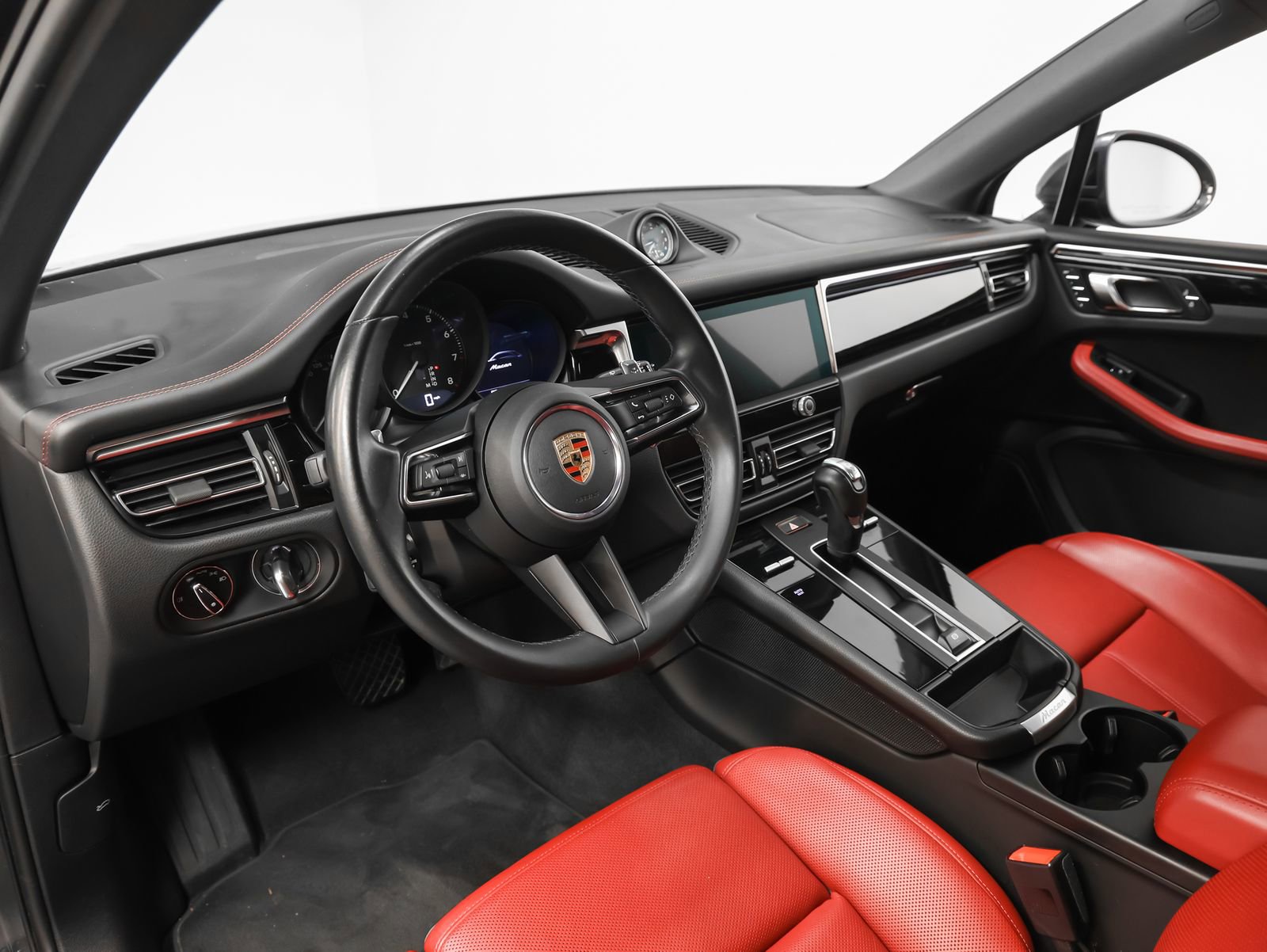 Certified 2023 Porsche Macan AWD/4WD image 43