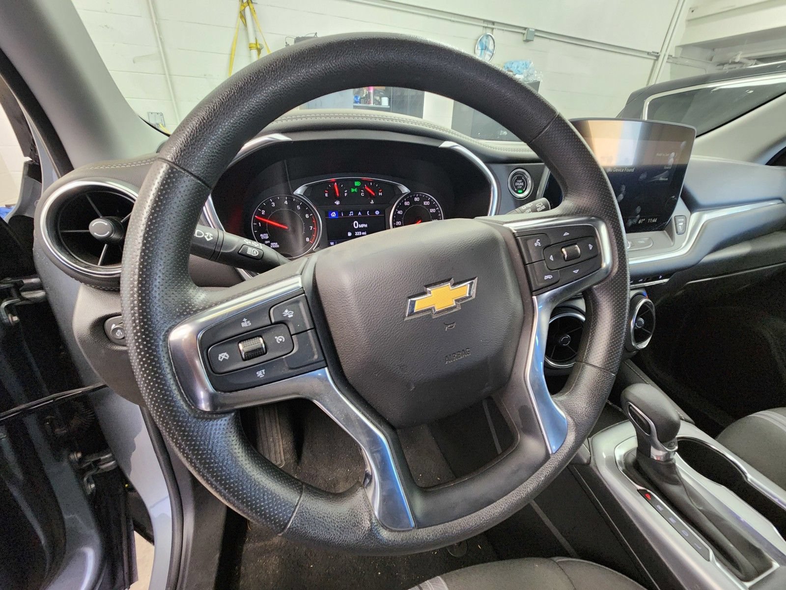 Used 2025 Chevrolet Blazer LT FWD image 11