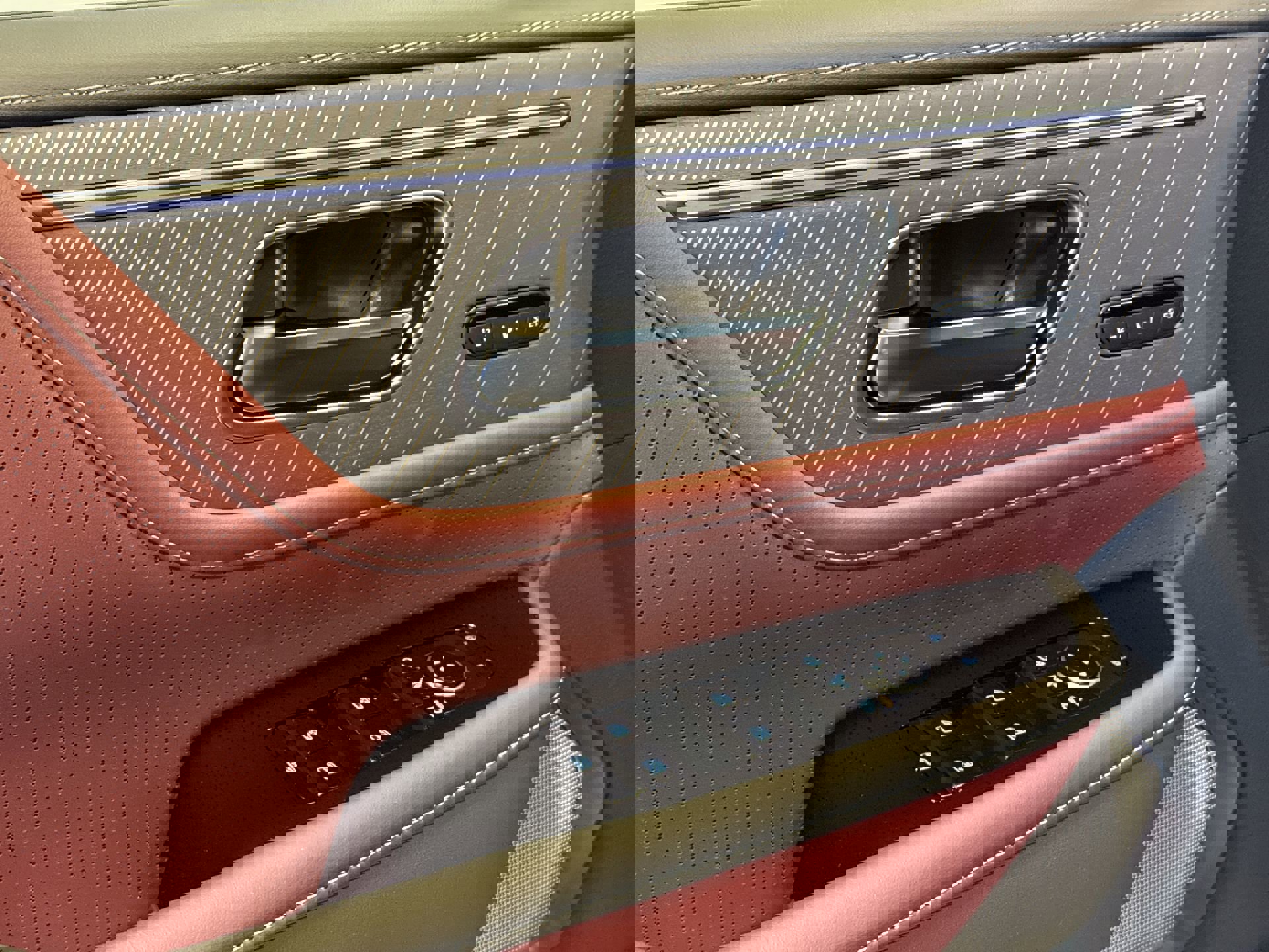 New 2026 INFINITI QX80 Autograph w/ Premium Cargo Package image 13