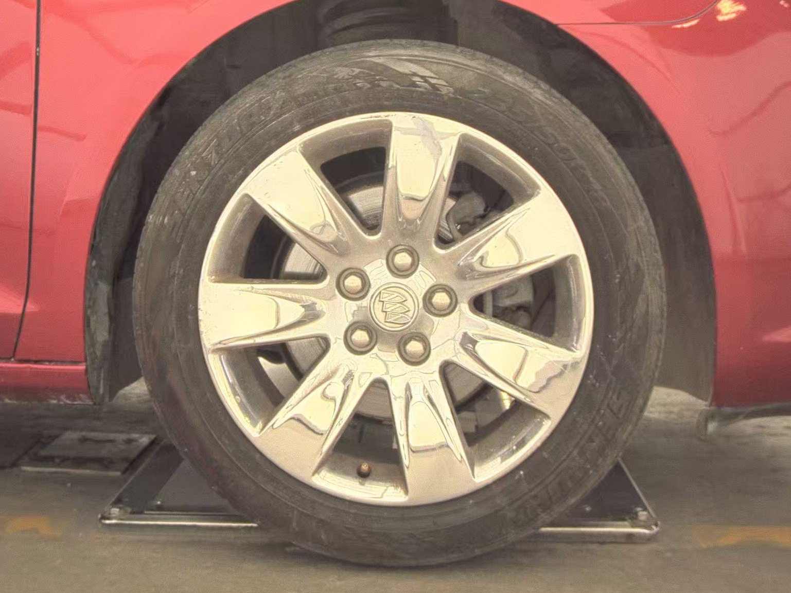 Used 2012 Buick LaCrosse Premium w/ Entertainment Package image 10