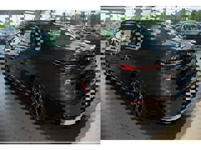 Used 2025 BMW i7 eDrive50 w/ Premium Package image 47