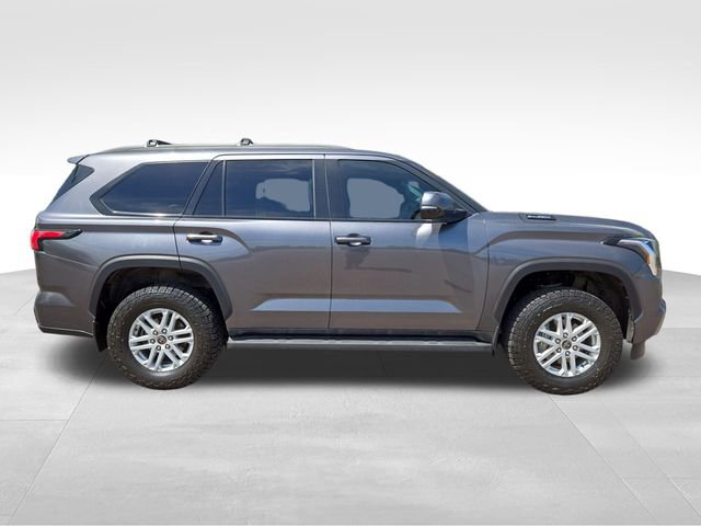 Used 2023 Toyota Sequoia SR5 w/ SR5 Premium Package AWD/4WD image 17