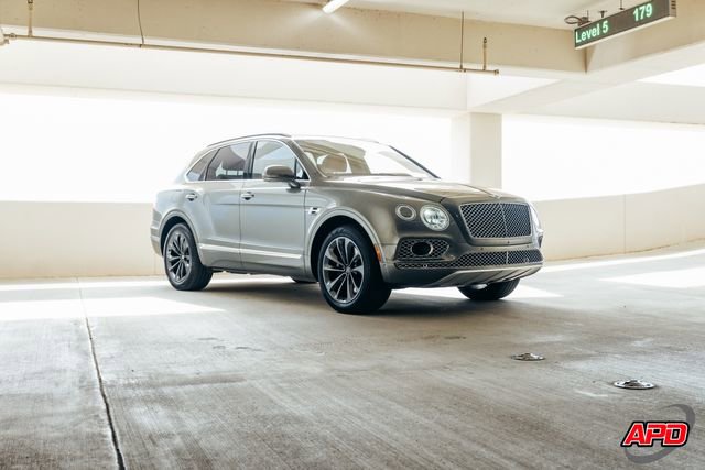 Used 2017 Bentley Bentayga image 55