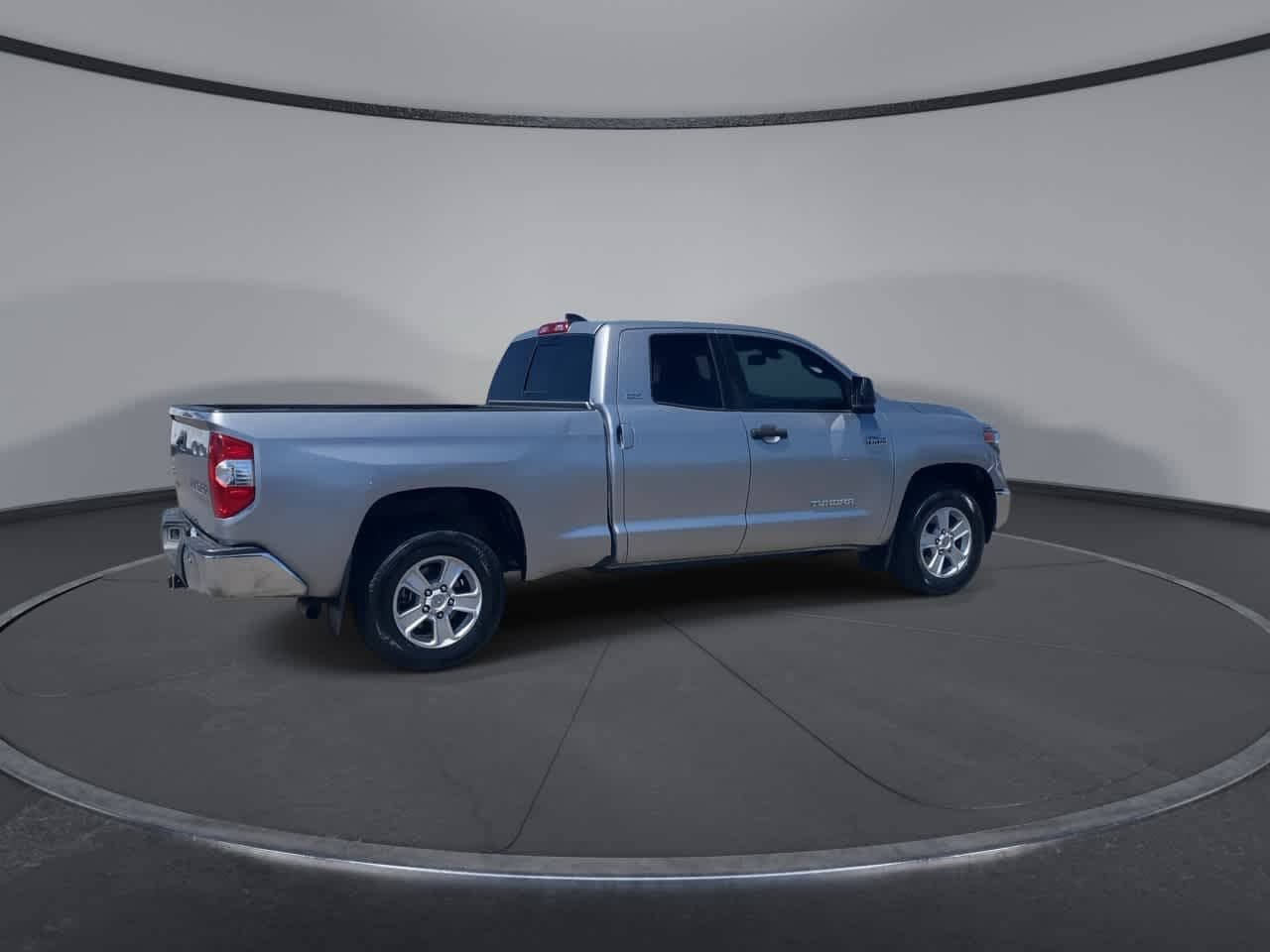 Used 2021 Toyota Tundra SR5 w/ SR5 Upgrade Package AWD/4WD image 2