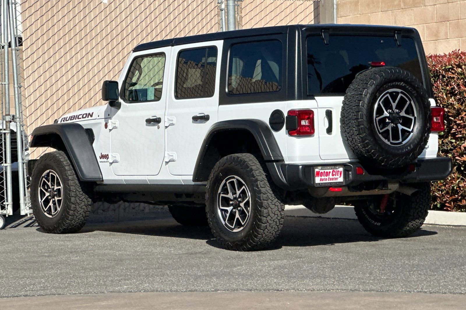 Used 2025 Jeep Wrangler Unlimited Rubicon image 6