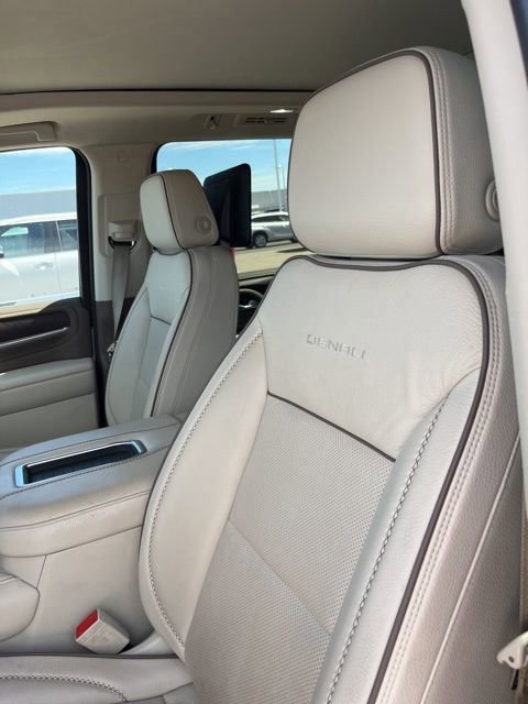 Used 2021 GMC Yukon XL Denali w/ Denali Ultimate Package image 11