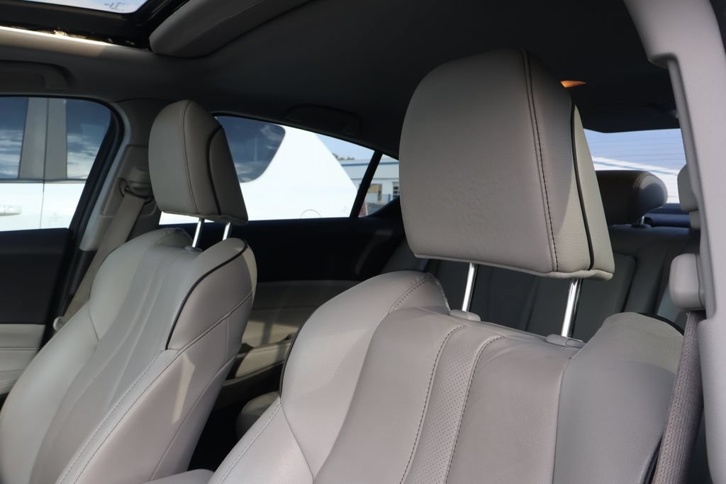 Used 2019 Acura ILX FWD image 9