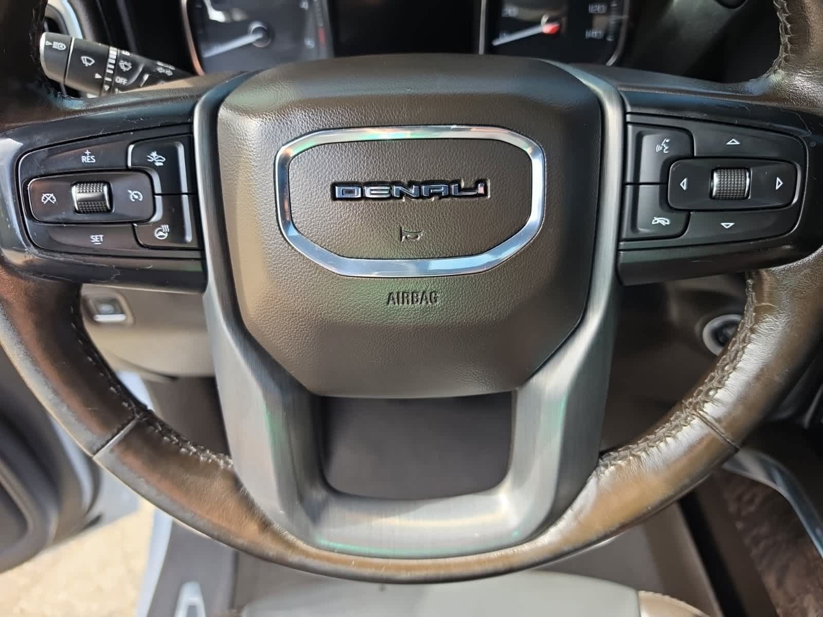 Used 2022 GMC Sierra 2500 Denali w/ Denali Ultimate Package AWD/4WD image 24