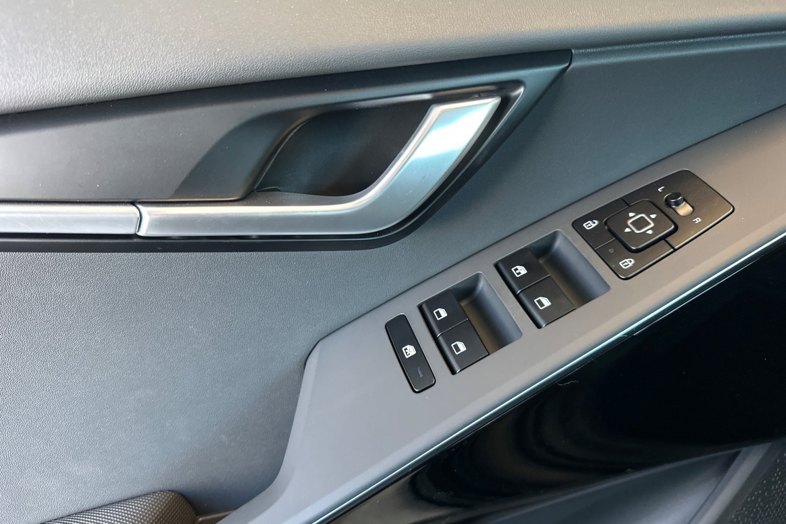 New 2026 Kia Niro Wind FWD image 11