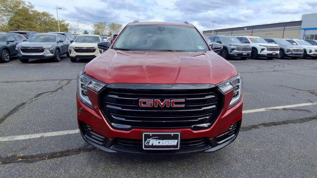 Certified 2023 GMC Terrain SLE w/ Driver Convenience Package AWD/4WD image 3