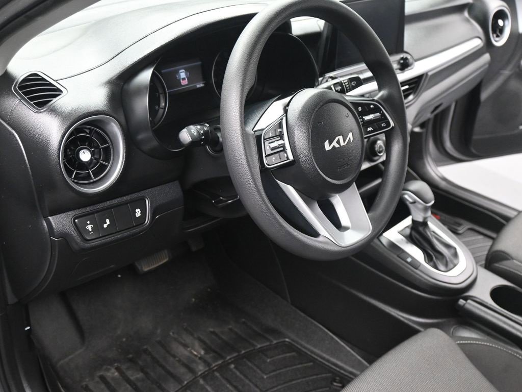 Used 2023 Kia Forte LXS w/ LXS Technology Package image 21