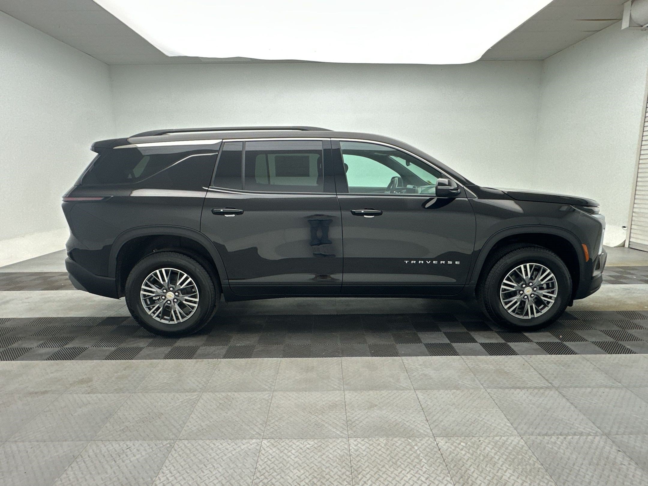 Certified 2026 Chevrolet Traverse LT AWD/4WD image 8