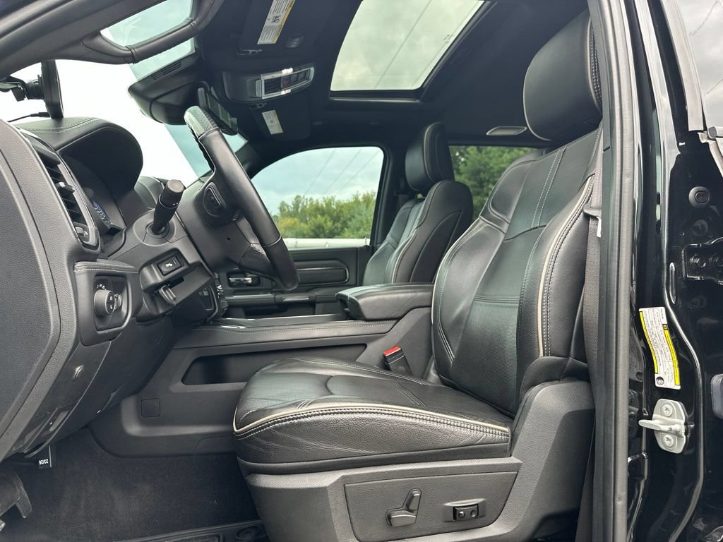 Used 2022 RAM 3500 Limited AWD/4WD image 25