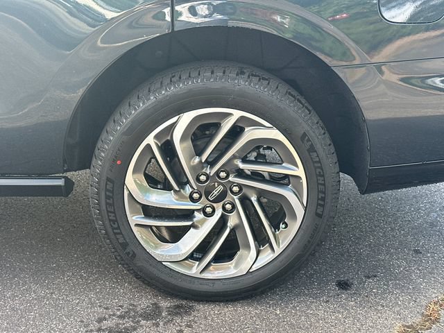 New 2026 Lincoln Navigator Reserve AWD/4WD image 19