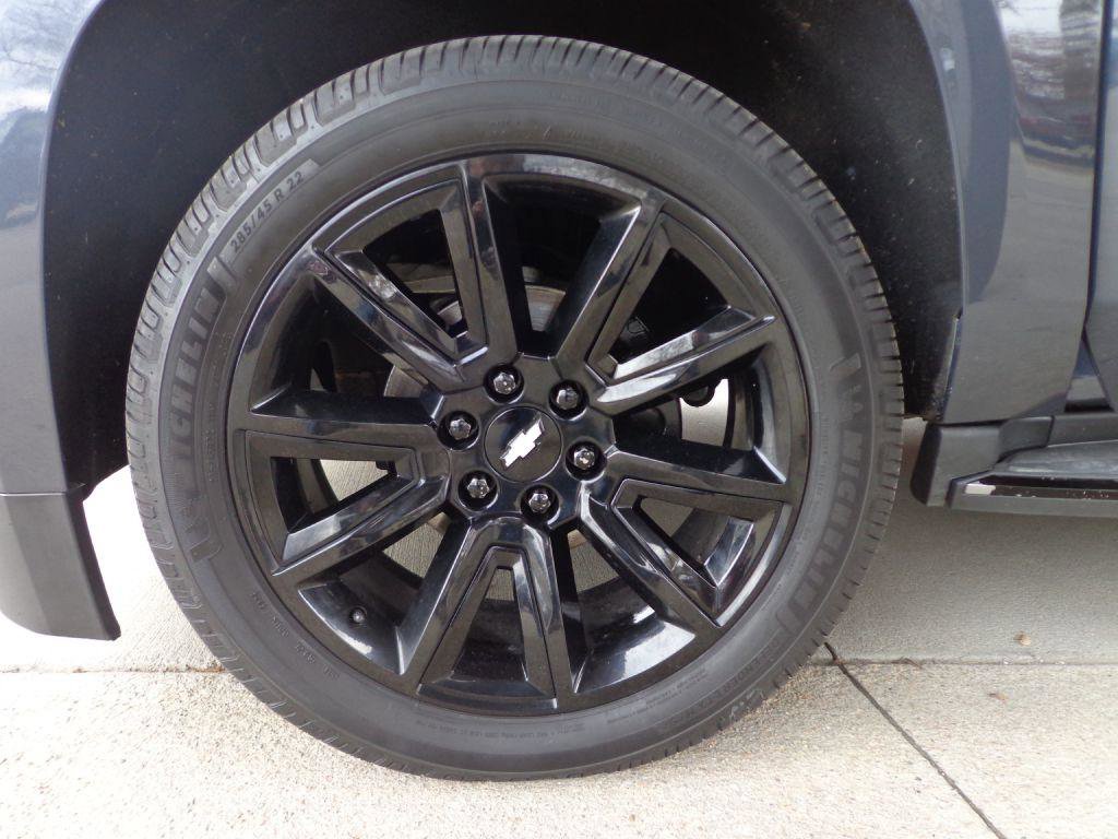 Used 2015 Chevrolet Suburban LTZ image 8