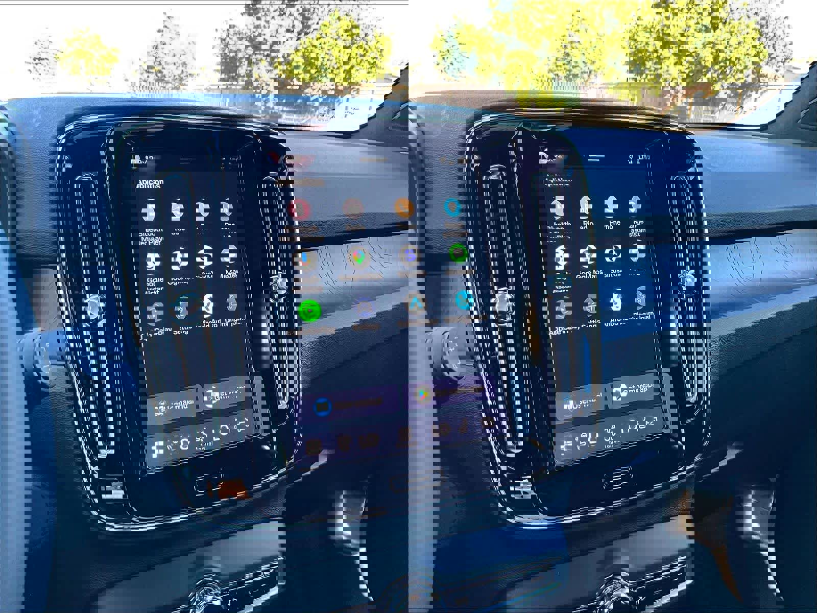 Used 2024 Volvo XC40 Recharge Plus w/ Protection Package Premier image 35