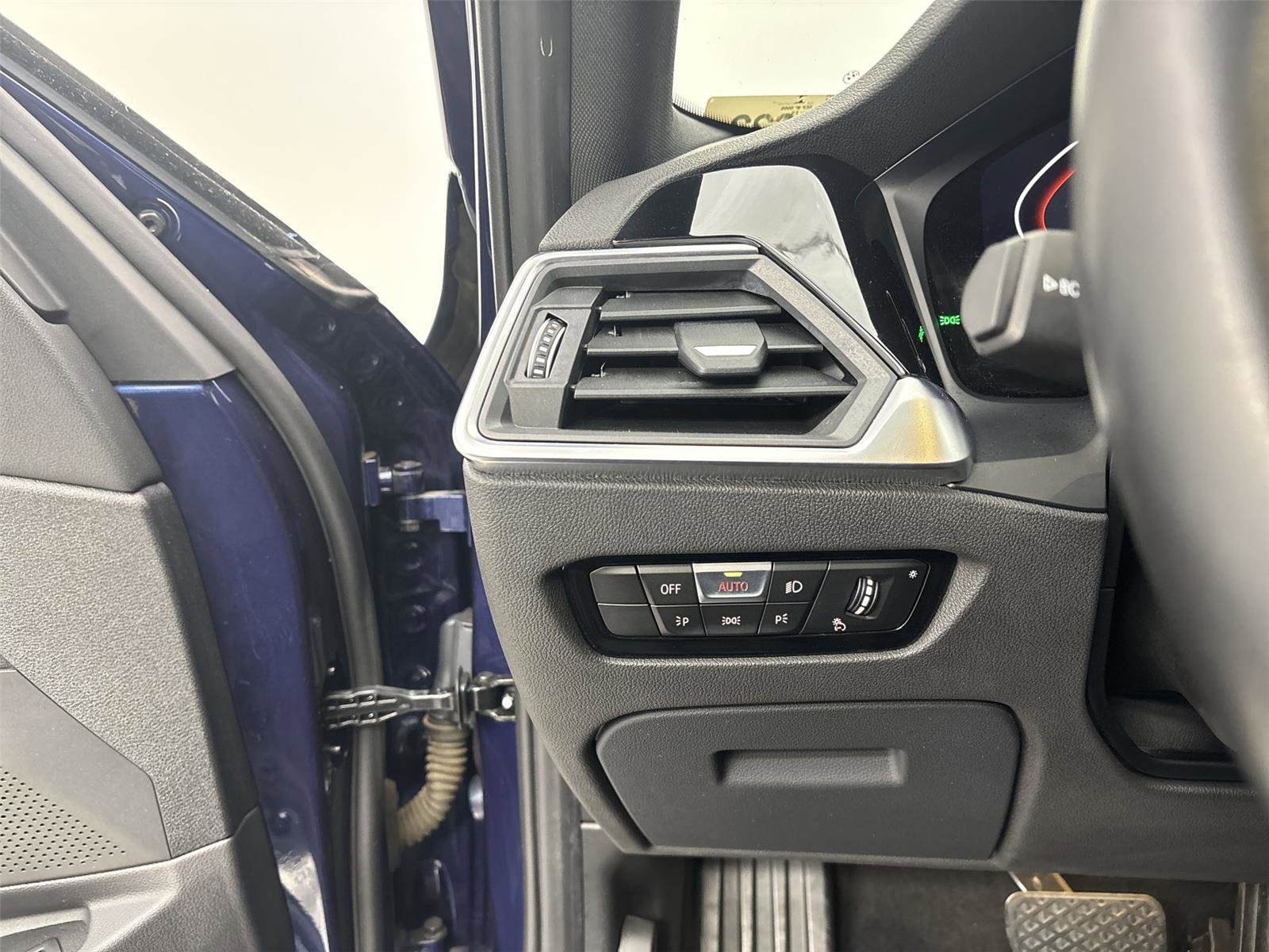 Used 2020 BMW 330i xDrive Sedan w/ Convenience Package image 31