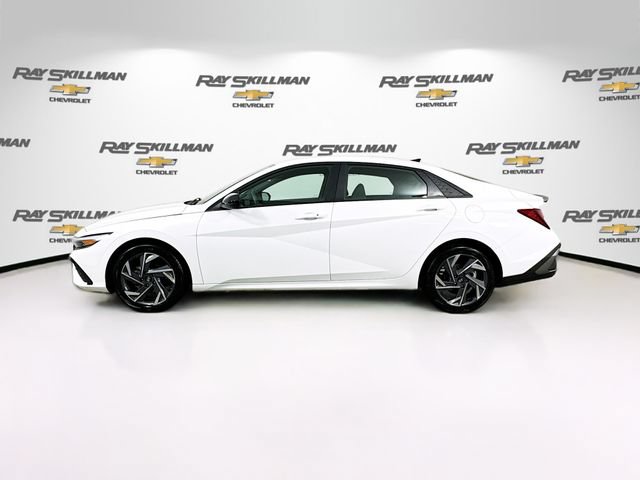 Used 2025 Hyundai Elantra Sport w/ Cargo Package FWD image 4